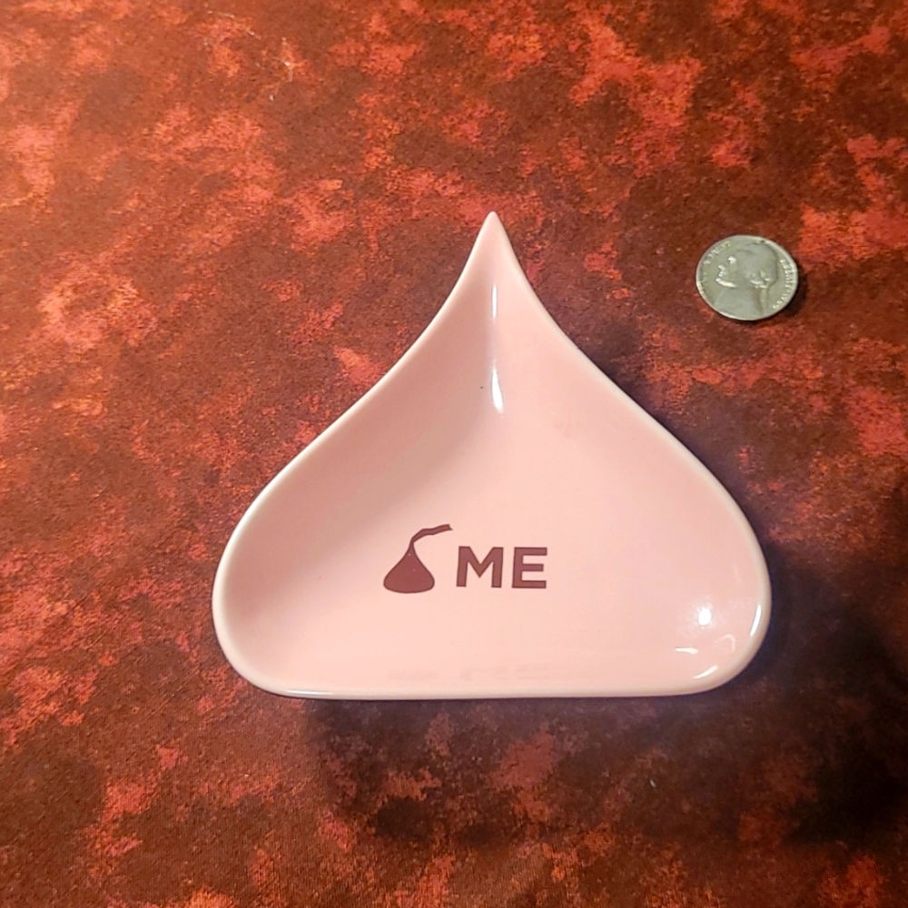 Hershey's Kiss me. Trinket holder.
